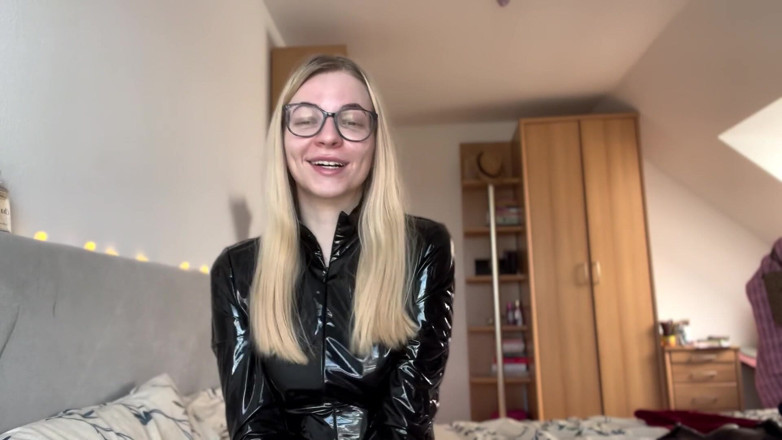 Goddess_Bella_Rae: Voel je je slecht over het zijn van een bèta?...