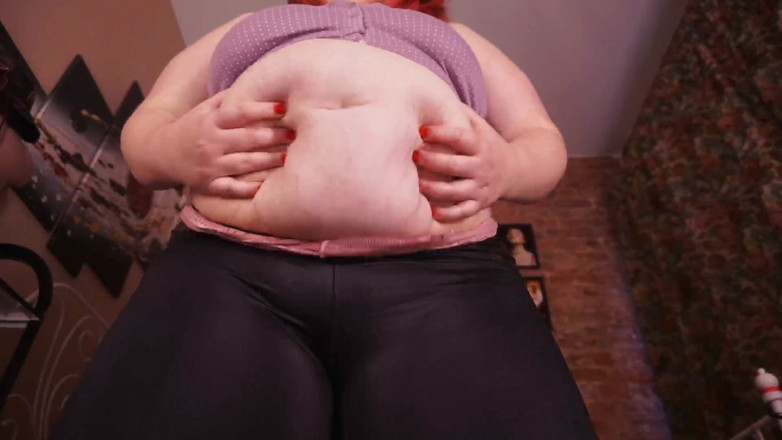 AssGives: Je trémousse mon ventre