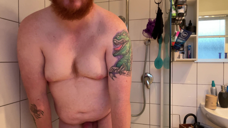 Ginger daddy: Рудий тато писяє в нижню білизну