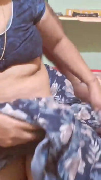 Sindu Bhabhi Showing Pussy Closup