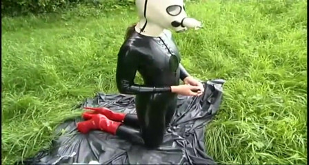 Fetish Desire: Presenting my latex photo shooting with my stuffed toys