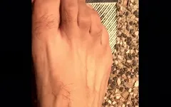 Tongs / tongs et planche à roulette pieds nus vous voulez venir me rejoindre ? - Manlyfoot