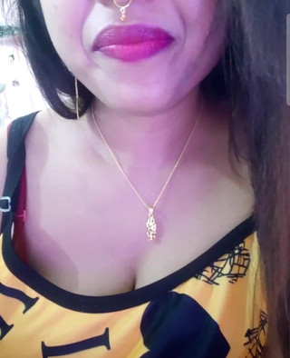 Kanchan devi: Gadis kampus lagi asik muasin memeknya di panggilan video