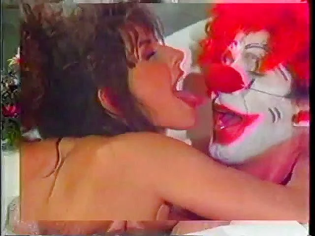 Old Good Porn: Sexy brunette with a fantastic ass loves doggy style fucking...
