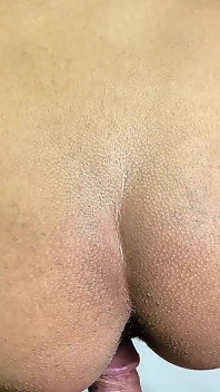 Fute-mi tare indianca bhabhi sexy într-o poziție nouă și îi place foarte mult