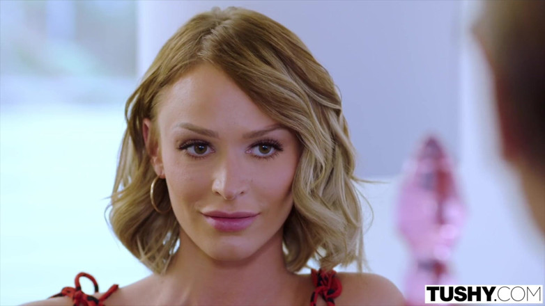 Tushy: Tushy - nimfomana are nevoie de sex anal 24/7