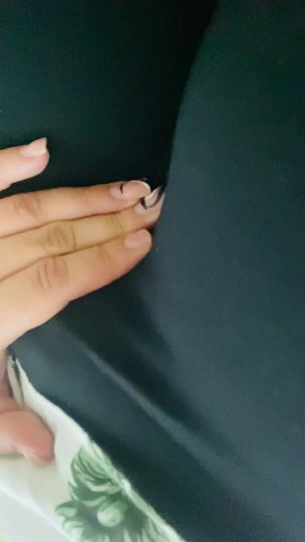 Preciusrouss49: Eu posso chupar seu pau tão rico