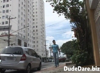 DudeDare: 革の服装で支配的なブルネットは従順な嫌いな人の生ハメを前髪