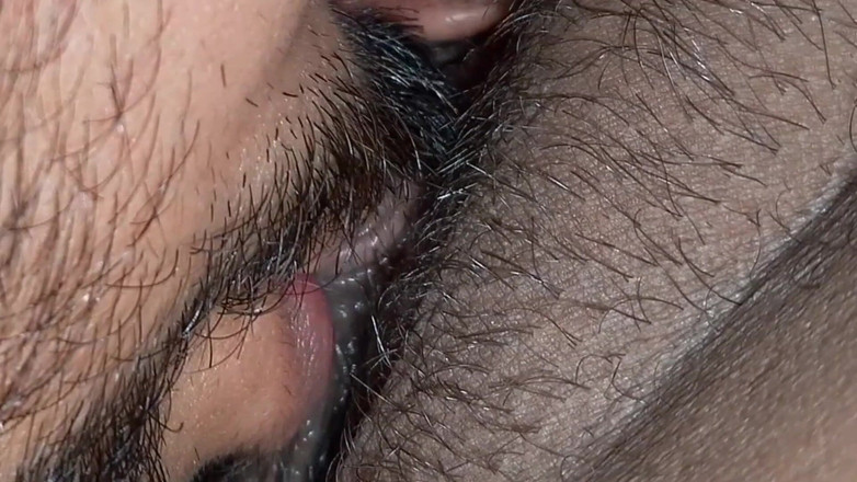 QueenbeautyQB: Entrando no quarto da madrasta indiana sob o pretexto de...