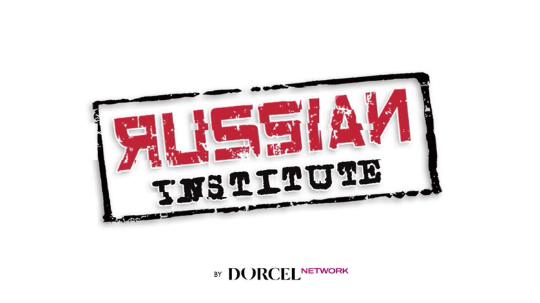 Russian Institute: Dvě lesbičky samy na molu