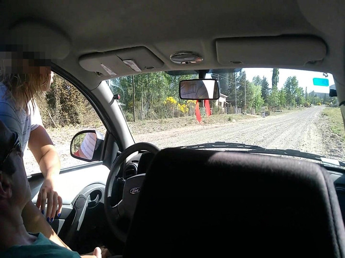 LadyRoma: Неизвестная тинка мастурбирует мне в моей машине на улице