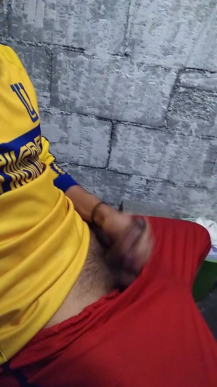 AlexAlejandro13: Je vindt het leuk dat ik mijn tong uit steek,...