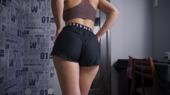 Teasecombo 4K: Pantat bahenol tante super semok ini digodain sama baju besi...