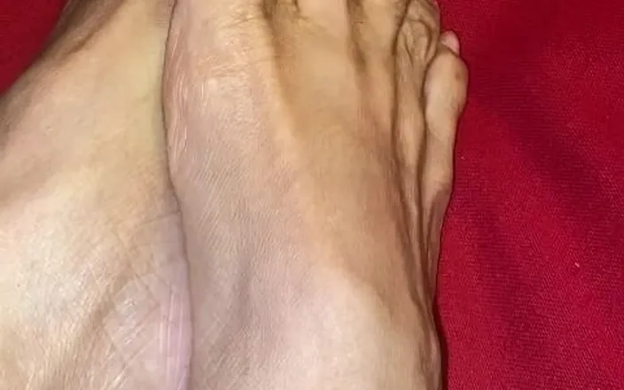 Naelor: 2.melove Playing with Her Dildo Friend with Her Small Feet