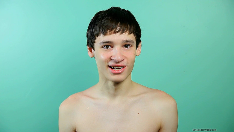 Beddable Boys: Roztomilá Twink Damien Telrue dává rozhovor