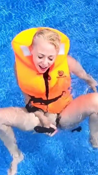 Life Jacket Vibe Play in the Pool