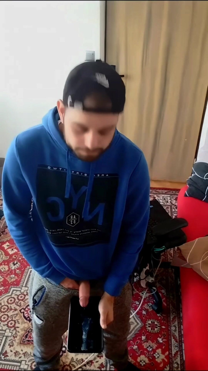 jerkofflover: Cumshot in My Room on a Tablet.