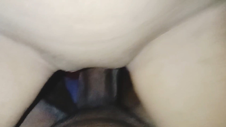 NixLeno: Sexe rapide avec ma demi-sœur sexy, sa chatte rose est...