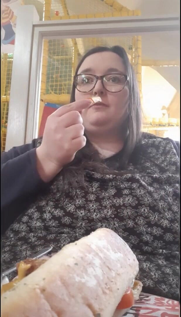 SSBBWLadyBrads: SSBBW secret filming of meal with stepfamily (This video has no...