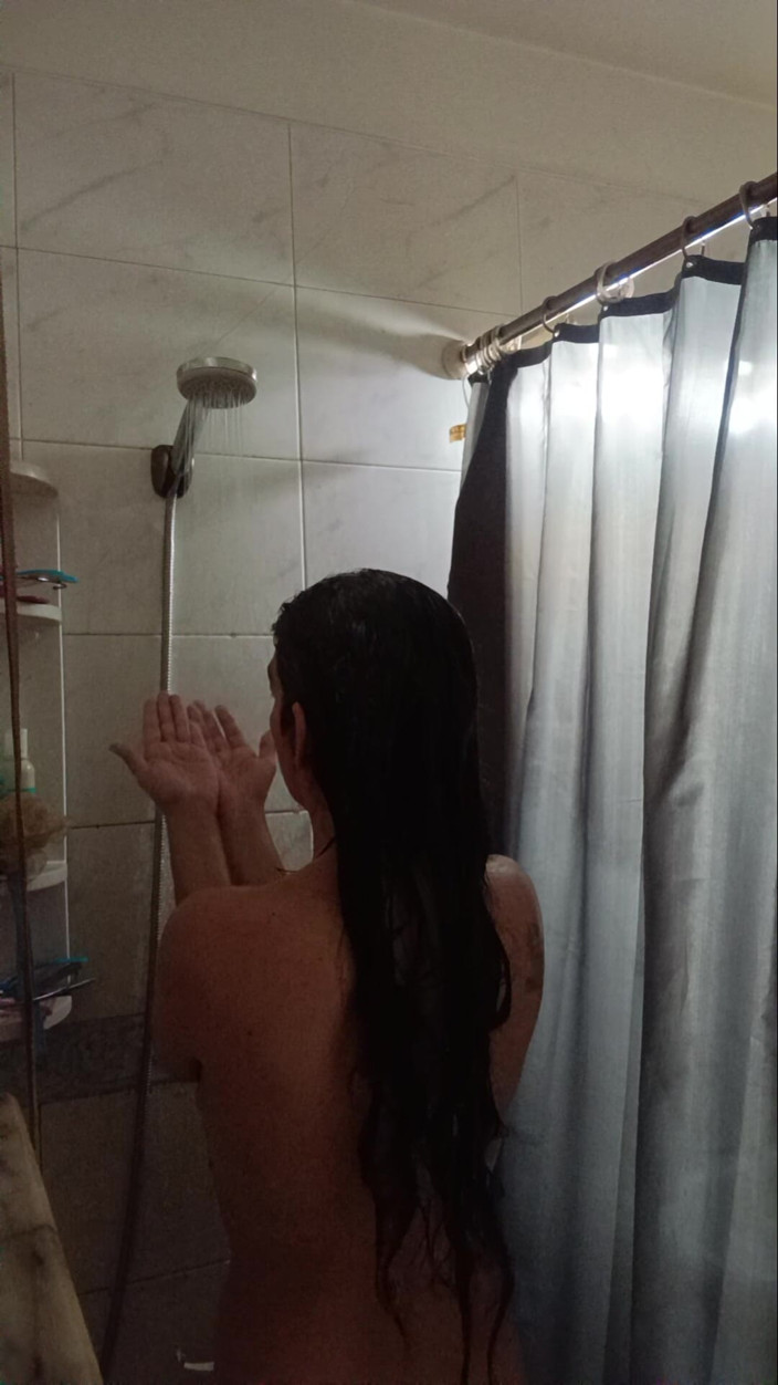 Anita2008: MILF Tomando Banho