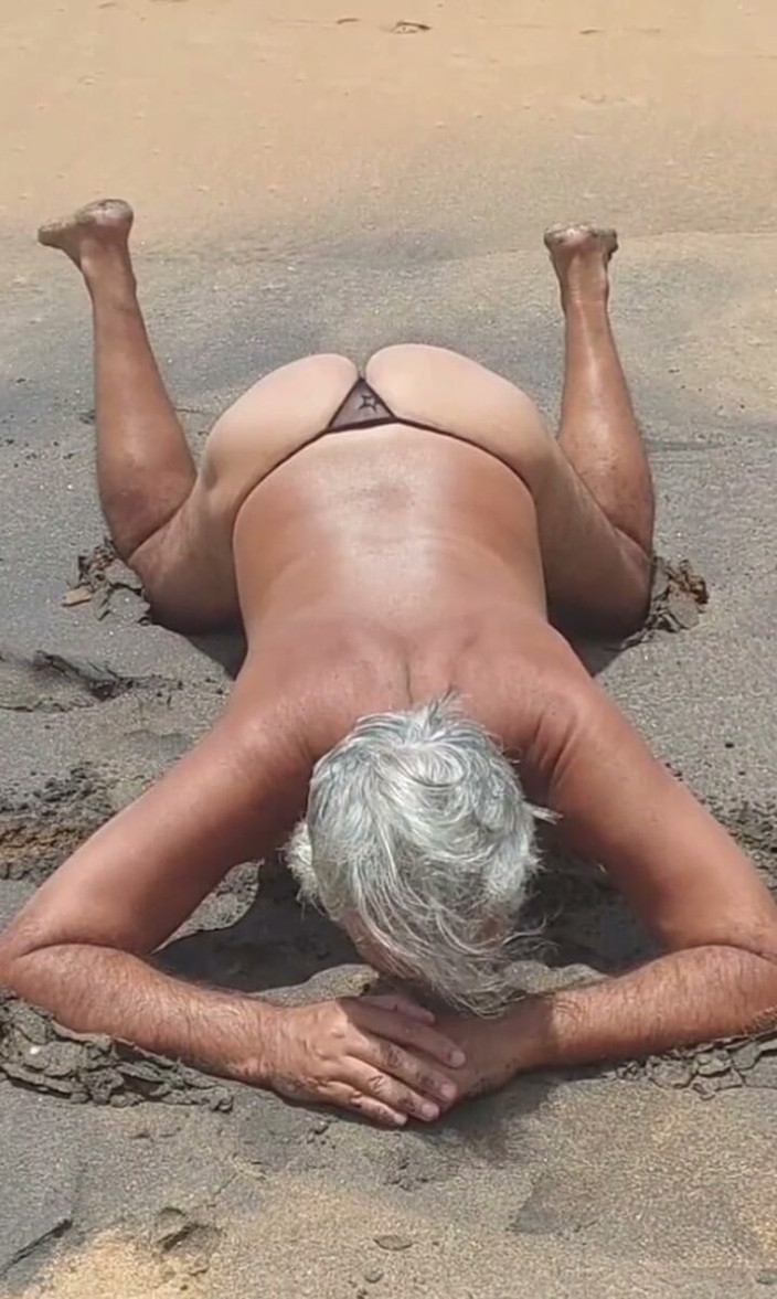 Ladysilvas: Ladysilva on All Fours Wanting Cock in Her Hot Ass...