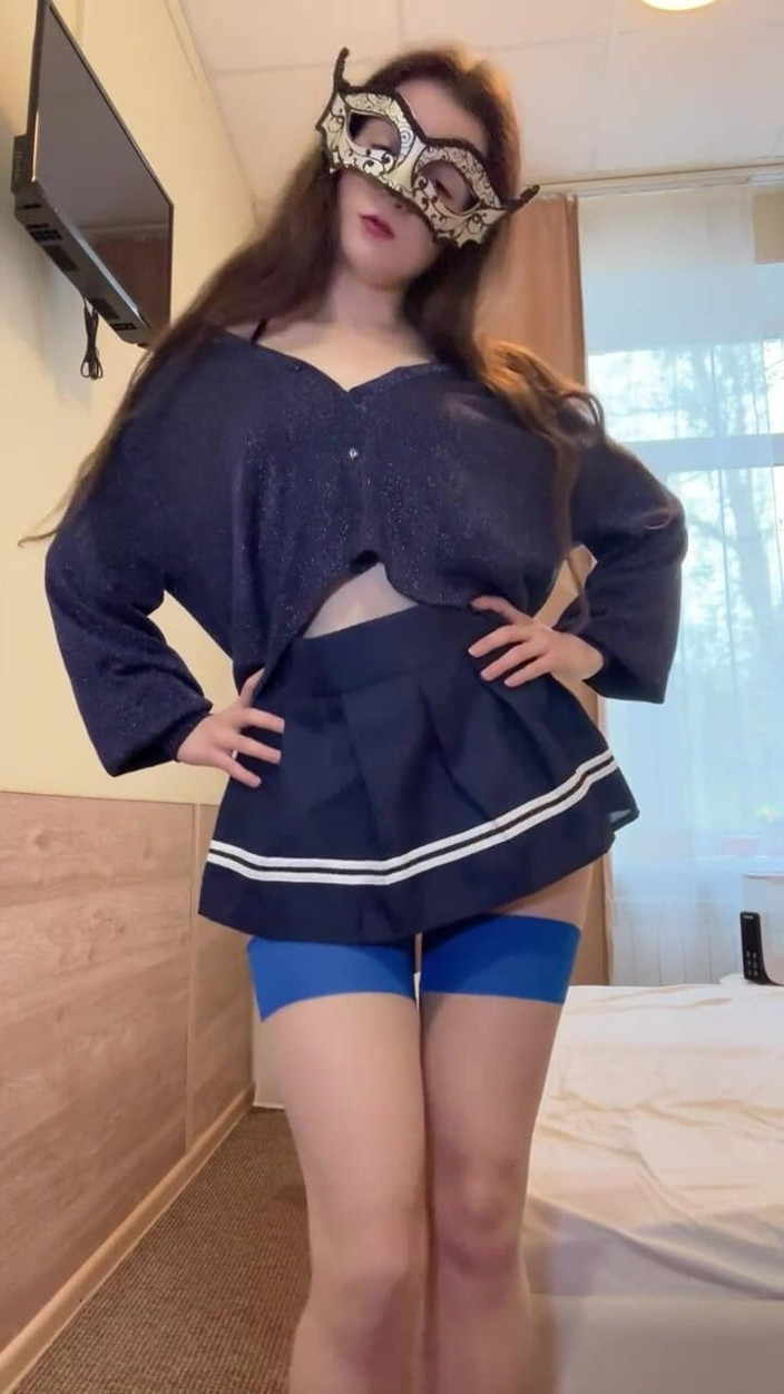 JuliaVeil: Comel bercakap Rusia dalam stoking dan tumit menari striptis