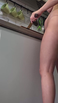 Cooking Naked in the Kitchen 31912
