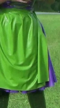 Dirndl si jalang montel di tempat awam