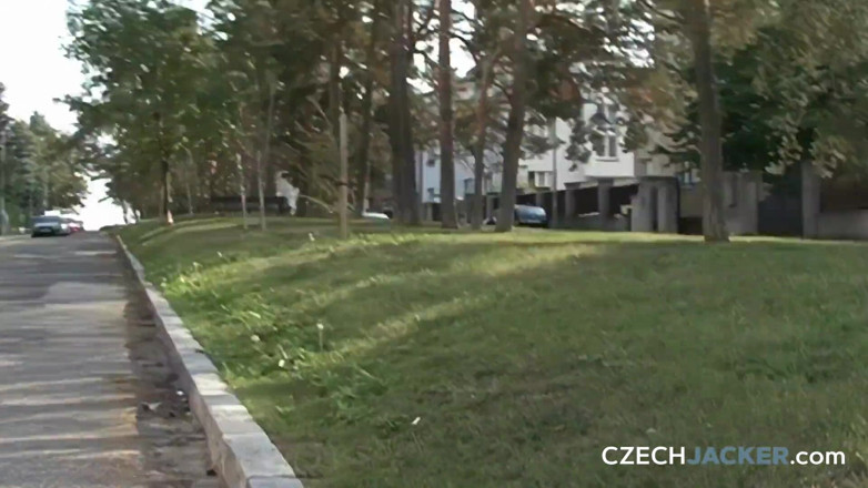 Czech Jacker: Czech jacker 23: bus stop bounty - si cewek hot rambut pirang...