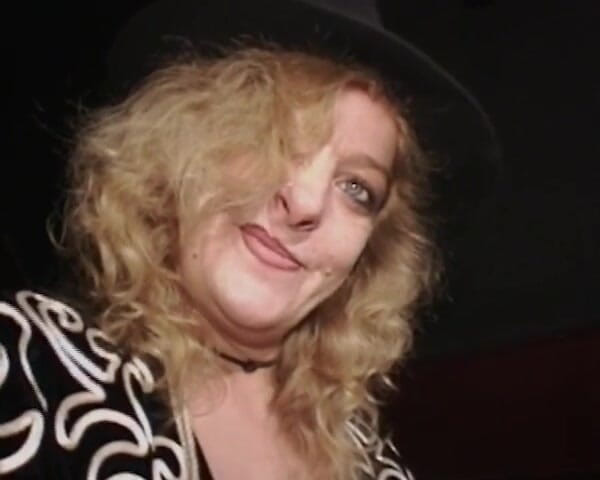 BB Video - Vintage Story: MiLF amatoriale tedesca solista la figa pelosa della bionda gioca...