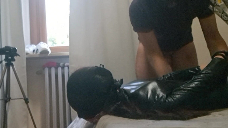 LauraOnHeels: 정액 삼키는 MILF 역 입으로