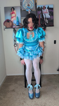 Sissy candy spielt mit dildos teil 2