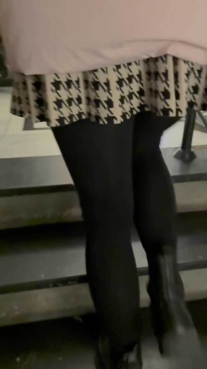 Sonya Pretty: Berjalan tanpa seluar dalam