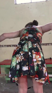 Lenna Ross amarrada e dominada por submisso