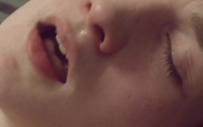 Dorian DomTop: Morgane Marks tar svart dildo utan ansträngning