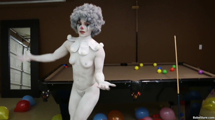 Babe Stare: Tia Is Nude And Painted As A Clown