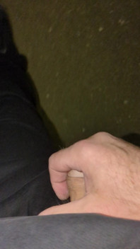 Дрочити на свіжому повітрі