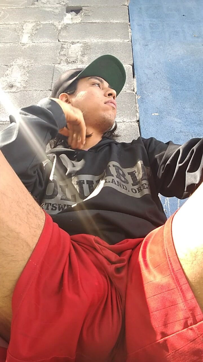 AlexAlejandro13: Con cặc khổng lồ của anh chàng đầu to này