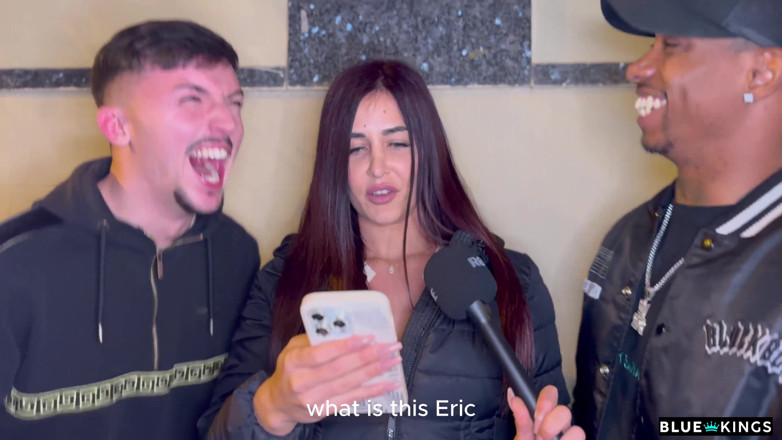 Yeri Blue: Entrevista En la Calle Acaba Con Tremenda Follada Entre 3