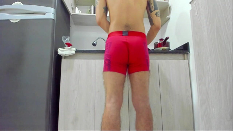 Anthony_Mercer_01: Dieser sexy junge ist nackt und die Küche für alle