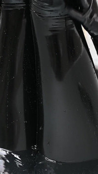 Latexdoll in the Bathtub