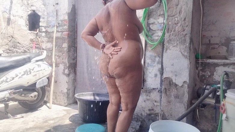 Yourgeeta8899: Video panas bhabhi India semasa mandi