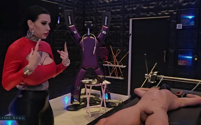 Strict Senz: Miss Alessa Milano No Mercy on the Rack
