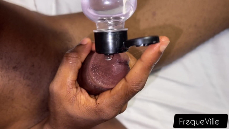 FrequeVille: Geile hetero kerel masturbeert