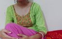 Saara Bhabhi: Jeu de rôle d’histoire de sexe en hindi - un garçon...