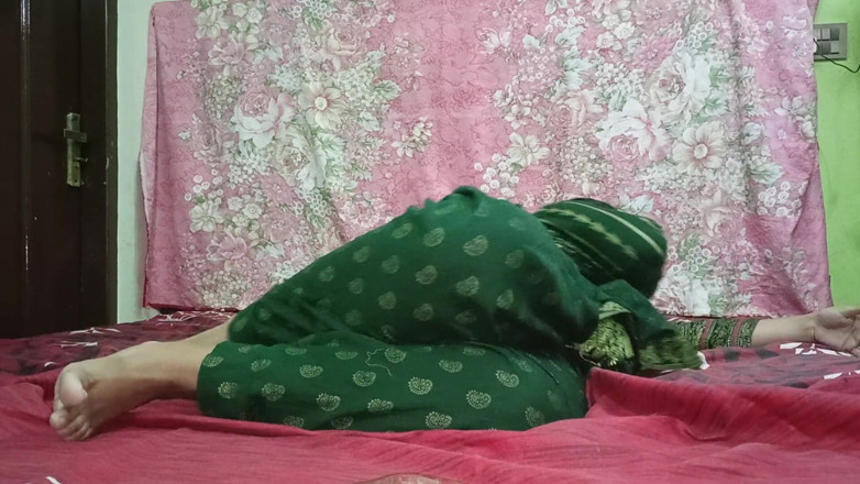 Sairaxsaim: Paquistanesa solo menina Sairaxsaim dedilhando buceta molhada sozinha em casa
