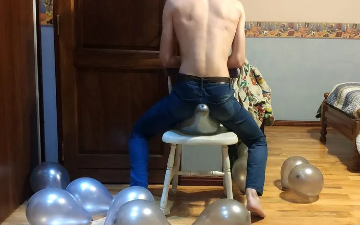 Floatie Boy: Popping a Massive Amount of Ballons - Custom Vid