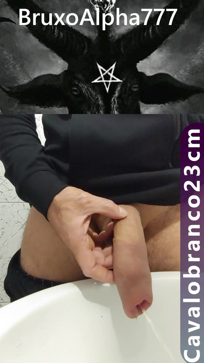 BruxoAlpha777: Pișare și aplaudă cu un băț