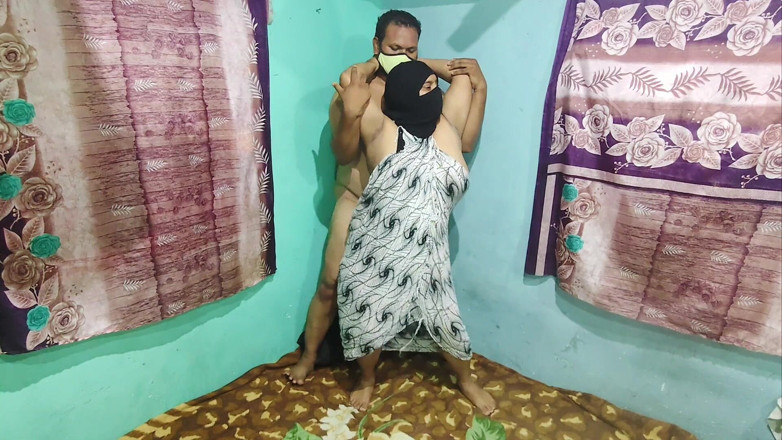 Gulaab: Bich musulmană sexy dansând