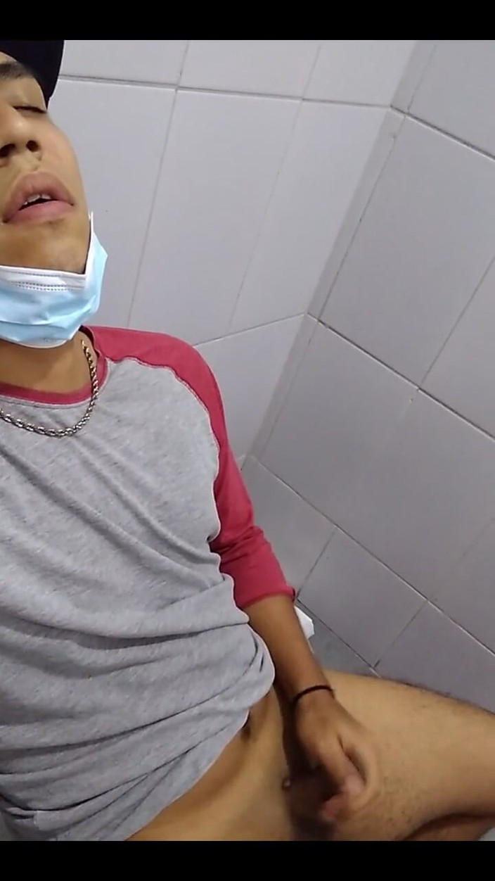 AlexAlejandro13: 5 cewek minutos di toilet